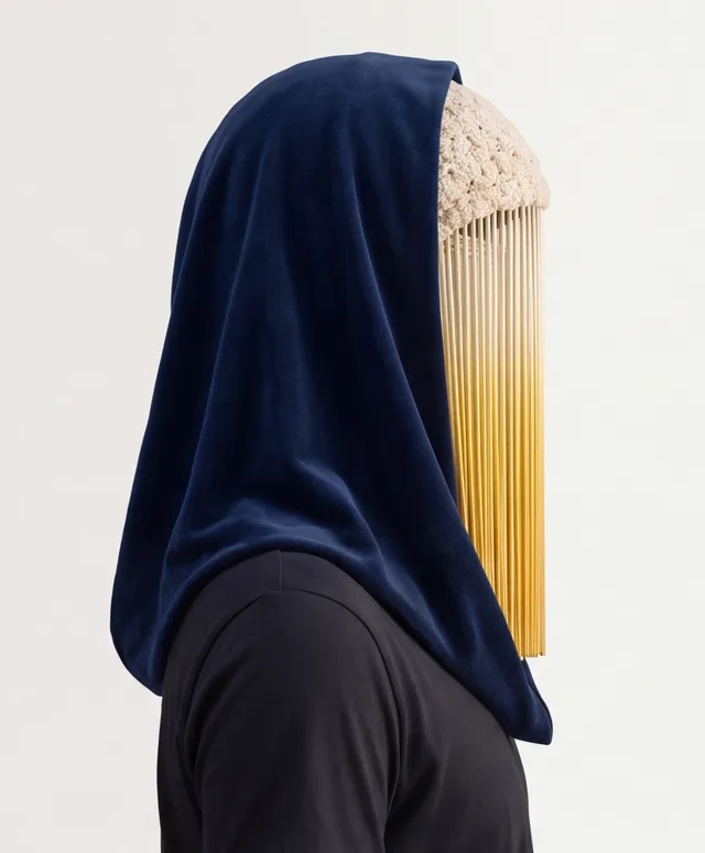 Solveig Holst, Profile view